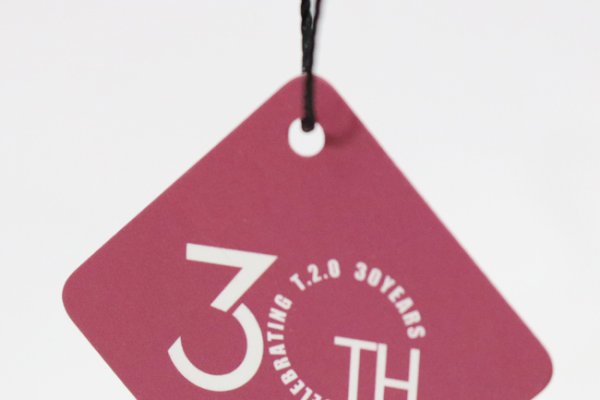 Environmentally Friendly Red Wine Color Hang Tag Launch Enhances Eco Packaging