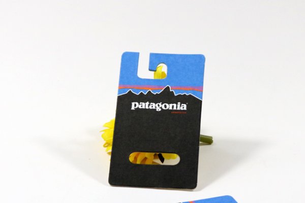 Custom Jeans Hang Tags: The Key to Boosting Denim Brand Recognition and Product Value